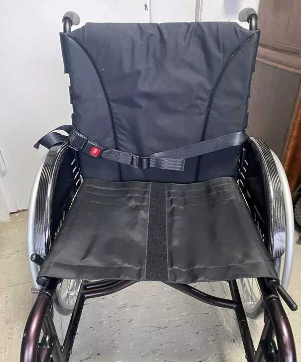 Adaptivrollstuhl Küschall Compact – Faltbar und wendig (gebraucht)