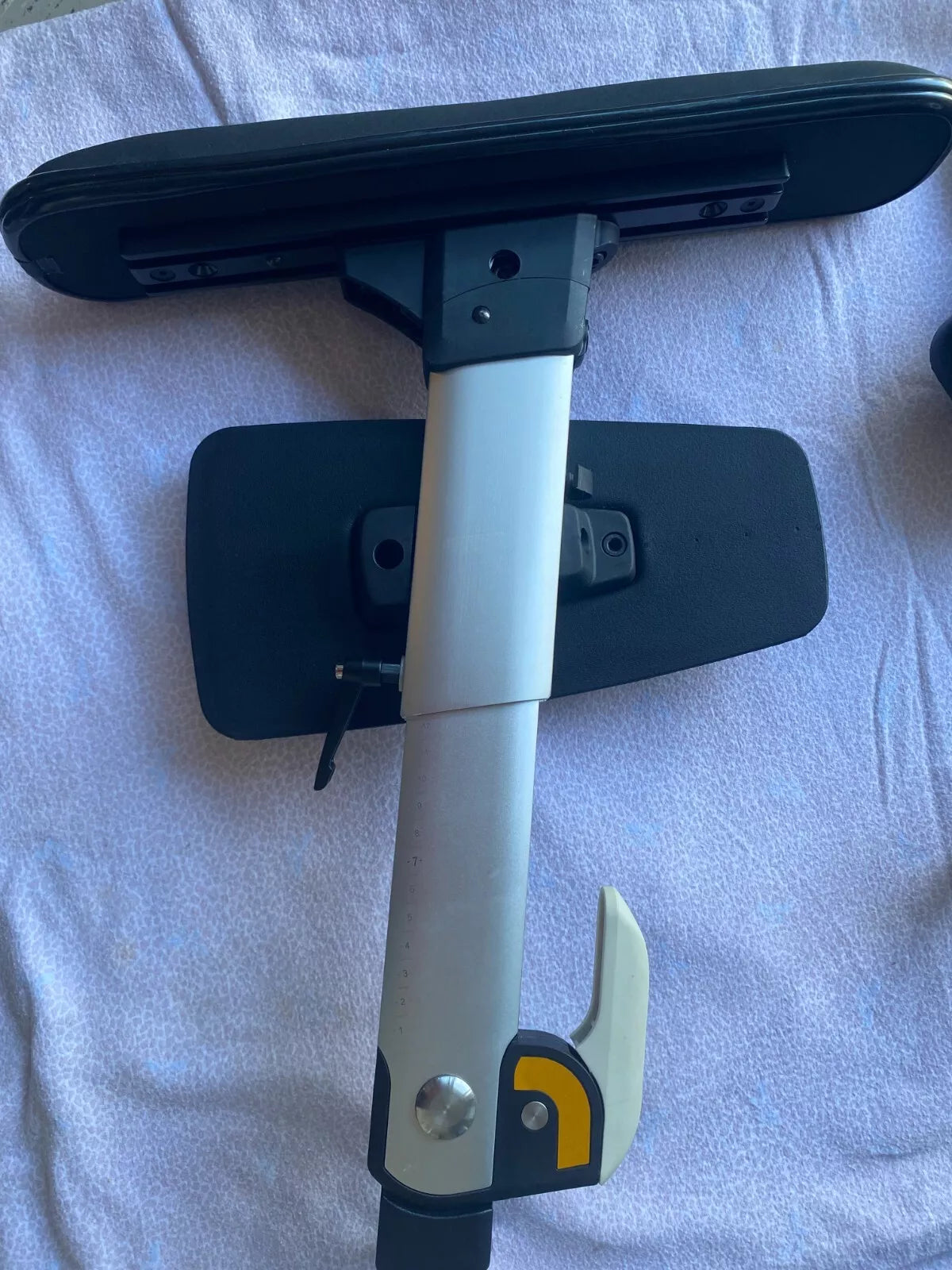 Armlehne mit Polster und Zentralstütze umklappbar für Q 400 500 700 Sunrise Medical