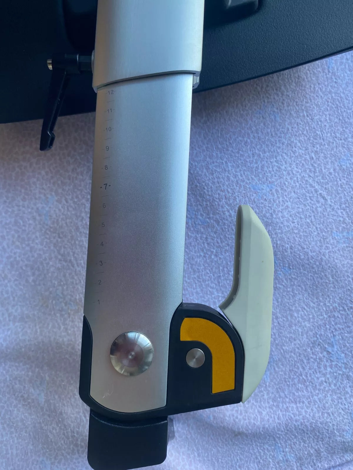 Armlehne mit Polster und Zentralstütze umklappbar für Q 400 500 700 Sunrise Medical