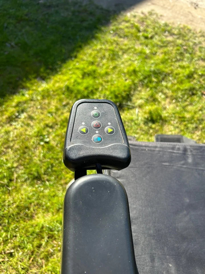 Elektrorollstuhl Invacare Stream – Kompakt und wendig, gebraucht in gutem Zustand