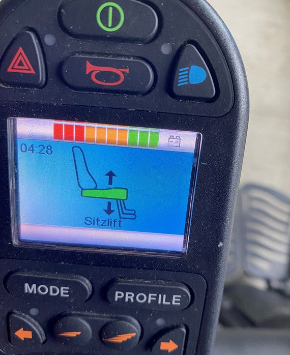 Elektrorollstuhl Jive M mit elektrischen Verstellungen ( Rücken, Sitzneigung, Sitzlift, Fußstütze)6 km/h