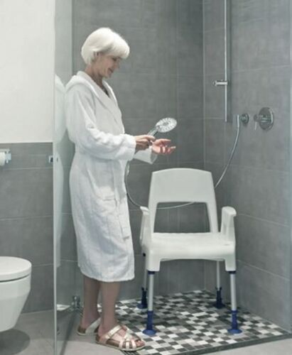 Höhenverstellbarer Duschhocker mit Armlehnen – Badestuhl von Invacare