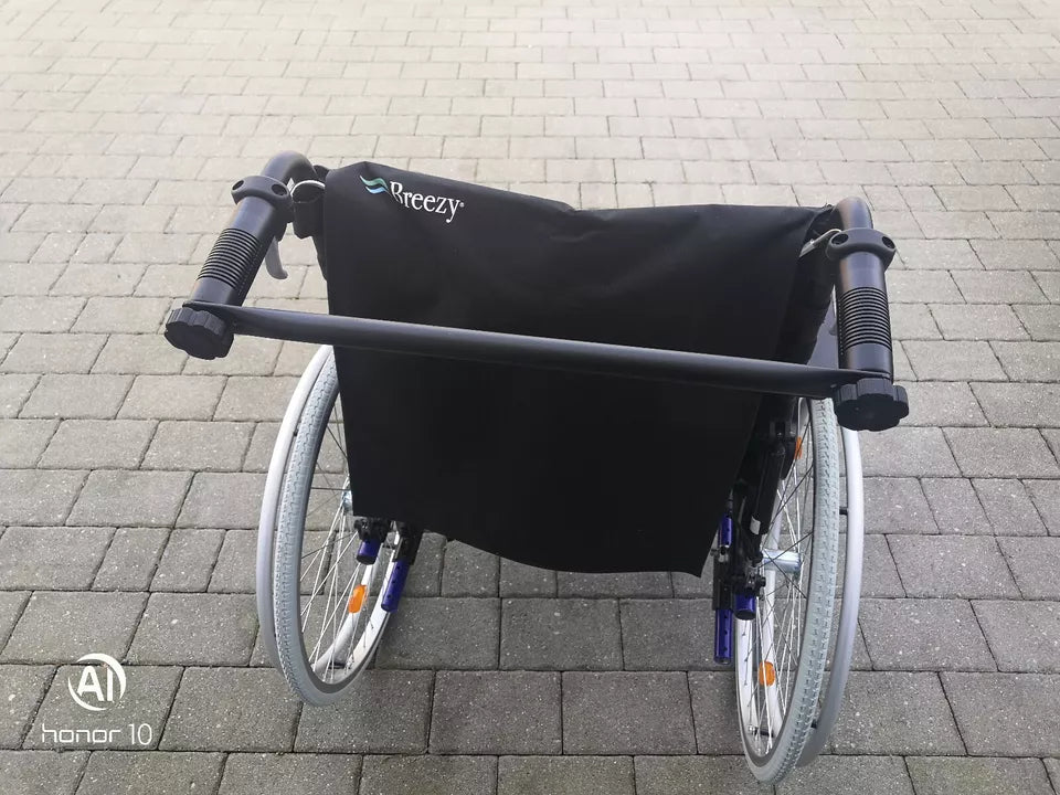 Leichtgewichtrollstuhl Breezy RubiX² Comfort – mit Rückenverstellung – gebraucht & geprüft