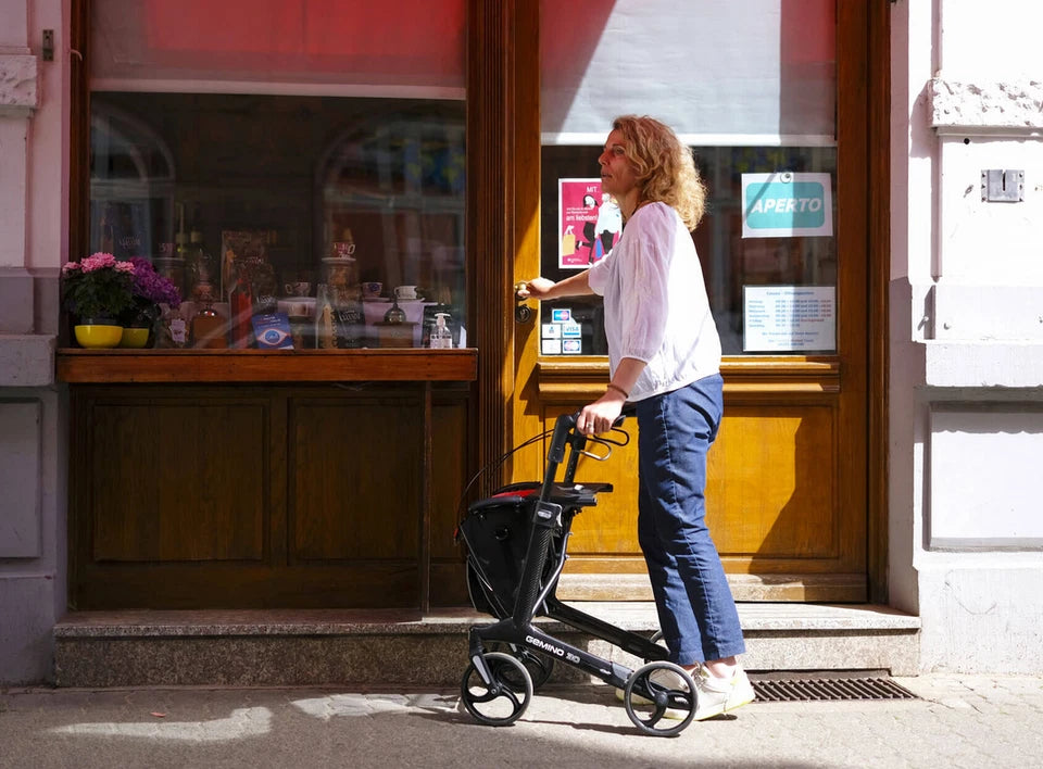 Rollator Gemino 30 Carbon – Premium-Leichtgewicht, faltbar, nur 5,6 kg
