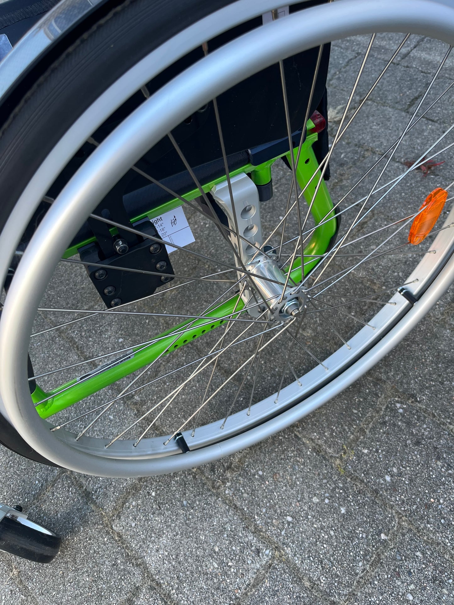 Aktivrollstuhl MyOn Adaptivrollstuhl Rollstuhl leicht faltbar Rückläufer