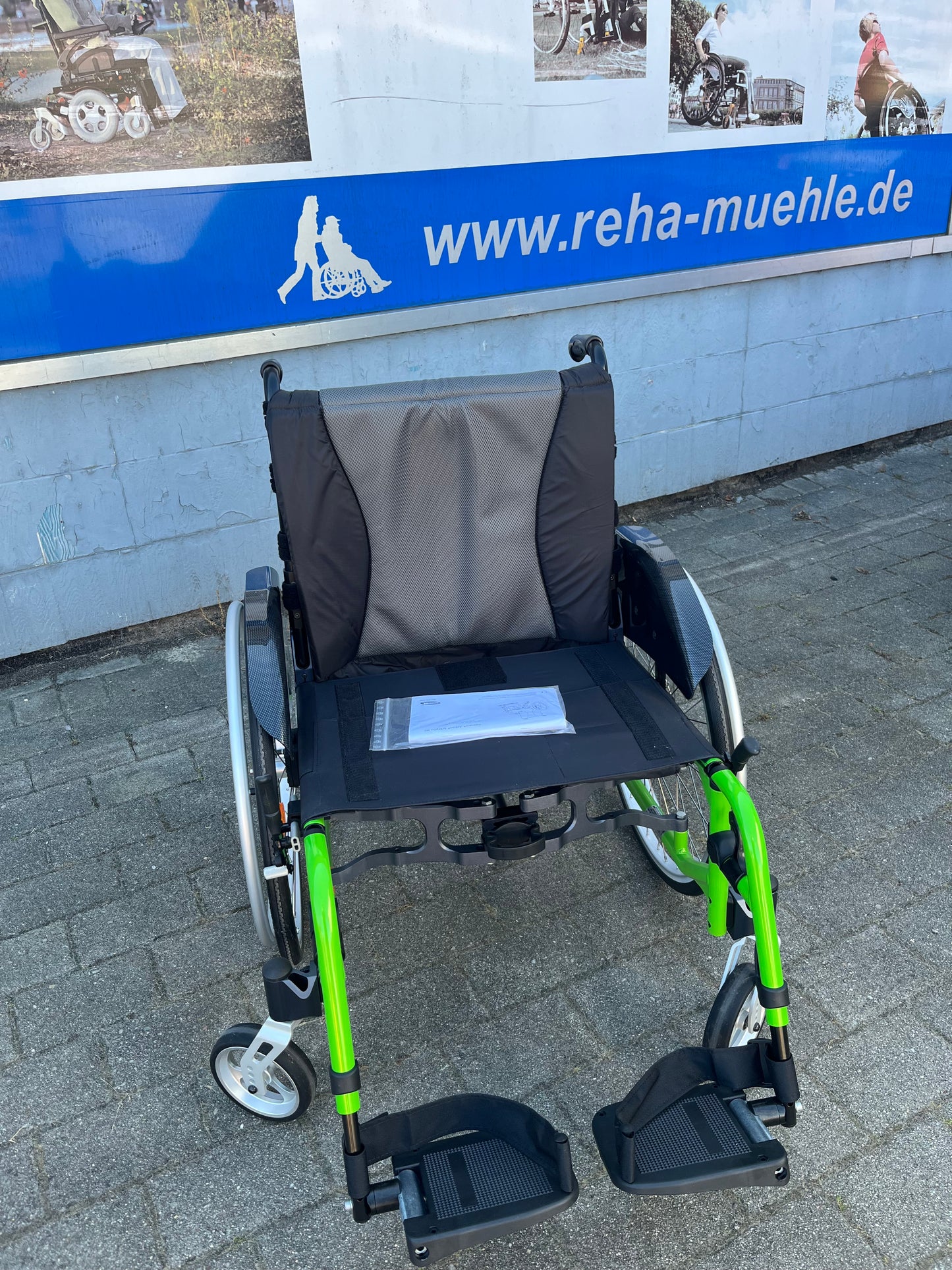 Aktivrollstuhl MyOn Adaptivrollstuhl Rollstuhl leicht faltbar Rückläufer