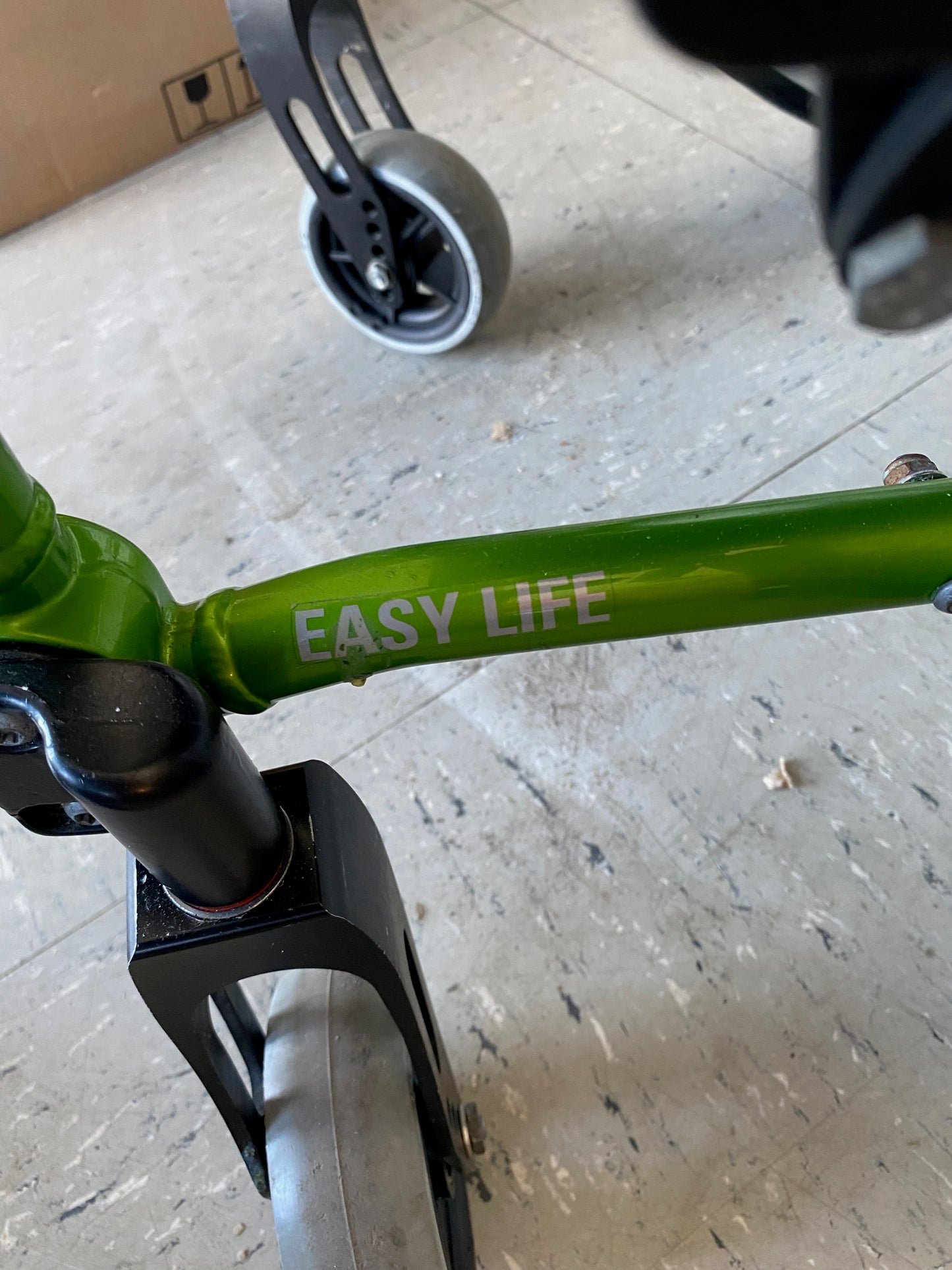 Adaptivrollstuhl Easy Life abnehmbare Beinstützen Seitenteile mit Armlehnenpolster höhenverstellbar gebraucht