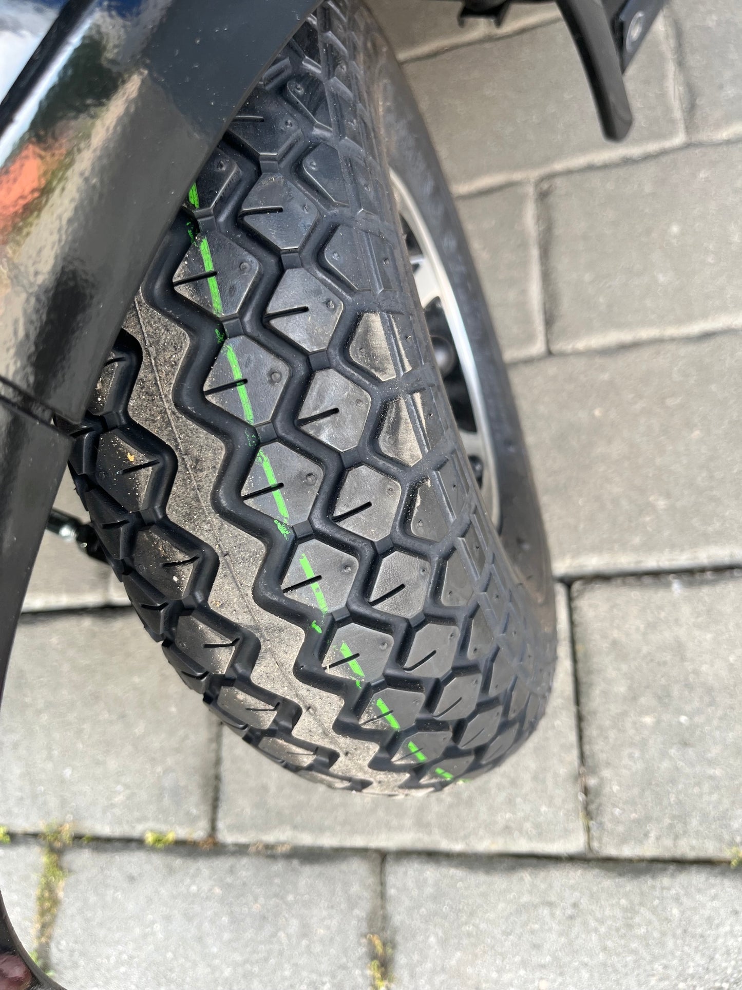 Elektromobil Comet 15 km/h gebraucht neue Batterien neue Lackierung Scooter