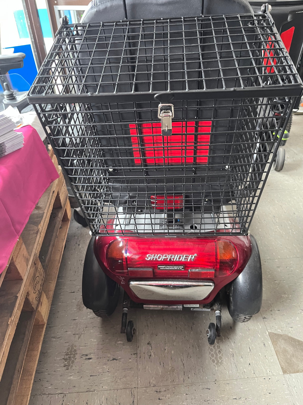 Heckkorb für Elektromobil faltbar mit Deckel Befestigung an Kopfstütze Korb Scooter