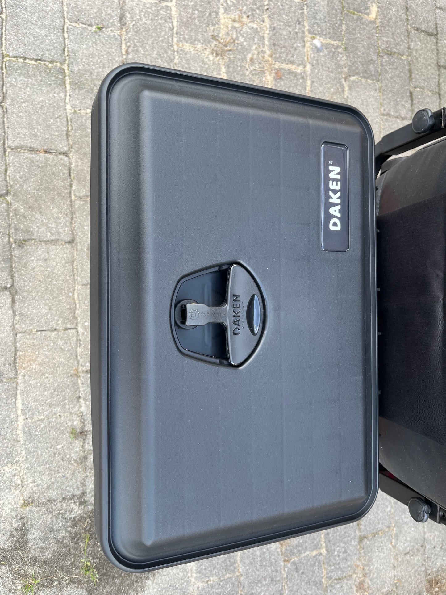 Heckkoffer – Wasserdichte abschließbare Heckbox für Elektromobil & Scooter