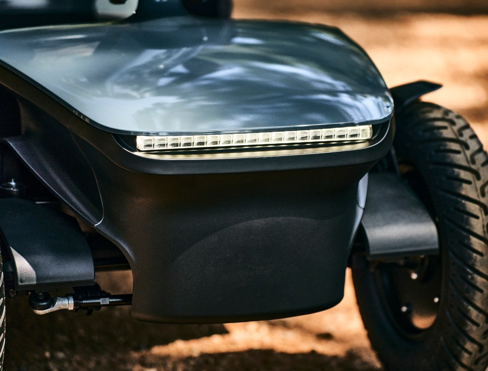 Elektromobil Kuarz 15 km/h Scooter Rückfahrkamera LED-Licht, LCD-Display Reichweite bis 45km