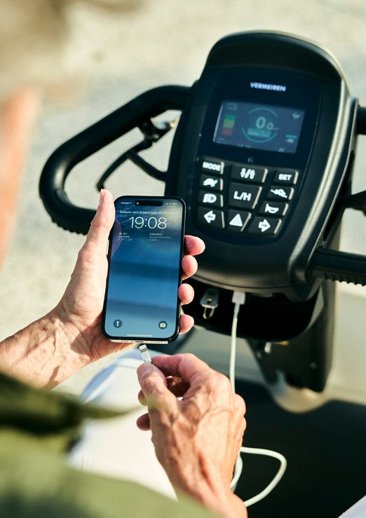 Elektromobil Kuarz 15 km/h Scooter Rückfahrkamera LED-Licht, LCD-Display Reichweite bis 45km