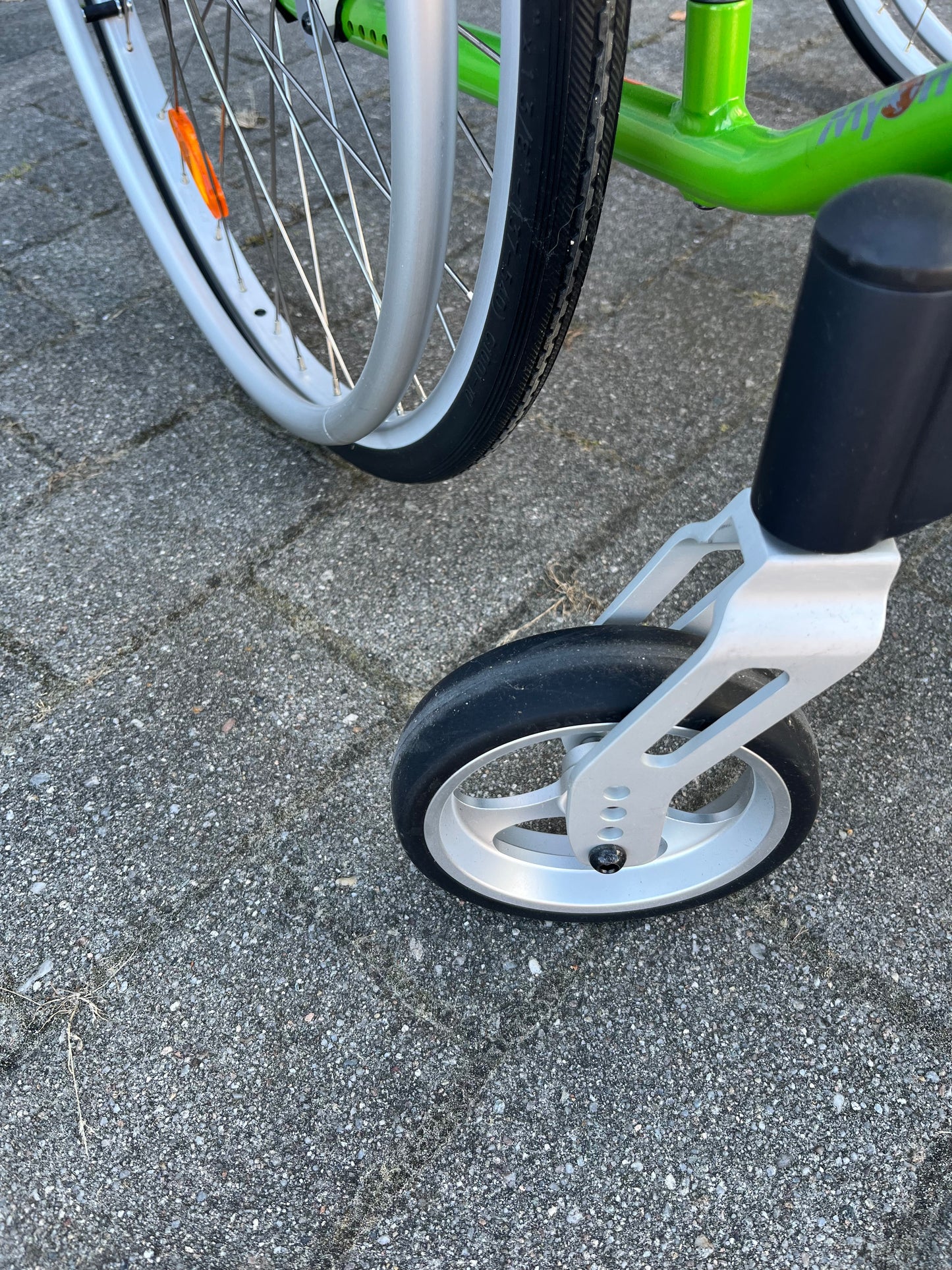 Aktivrollstuhl MyOn Adaptivrollstuhl Rollstuhl leicht faltbar Rückläufer