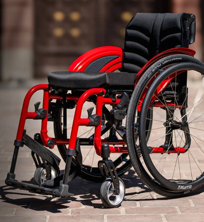 Adaptivrollstuhl SOPUR QS3 X – leichter Rahmen, faltbar & individuell konfigurierbar