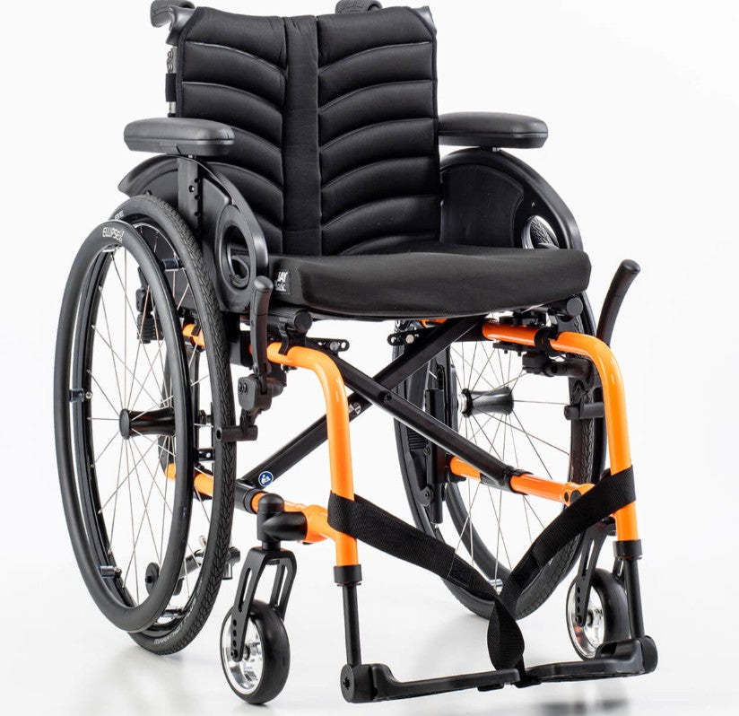 Adaptivrollstuhl SOPUR QS3 X – leichter Rahmen, faltbar & individuell konfigurierbar