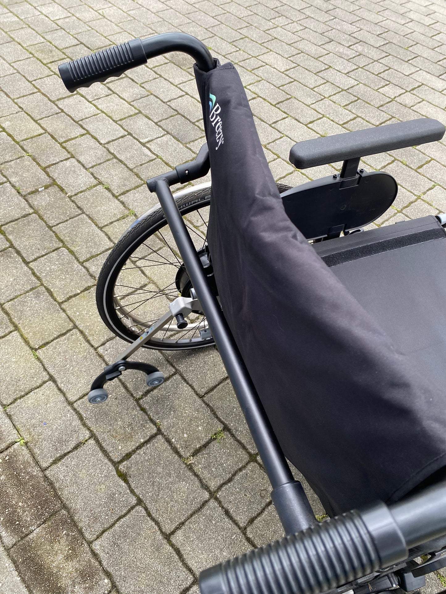 elektrischer Zusatzantrieb SOLO Firma AAT gebraucht mit Rollstuhl Elektro Antrieb elektrisch fahren