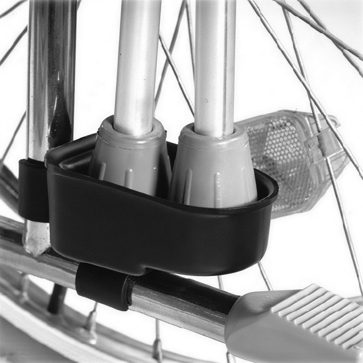 MPB Snap1 – Gehstockhalter für Rollator und Rollstuhl zum Anklicken